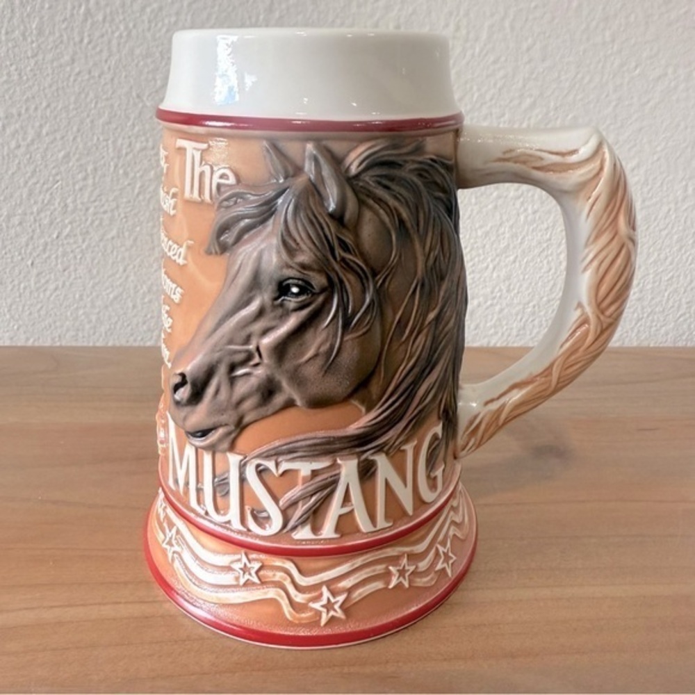 💙Vintage Avon 2001 collectible American Animal Stein “Mustang” with box